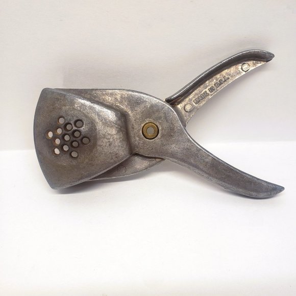 Vintage Irvin Ware Hand Held Citrus Juicer Lemon Squeezer Aluminum Made in USA - Picture 4 of 8